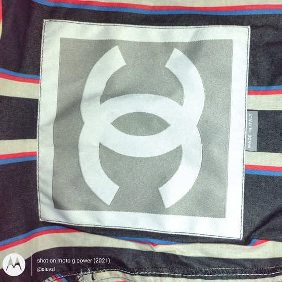 SOLD ♥️CHANEL 2007 Collection Rain Jacket - Picture 12 of 17